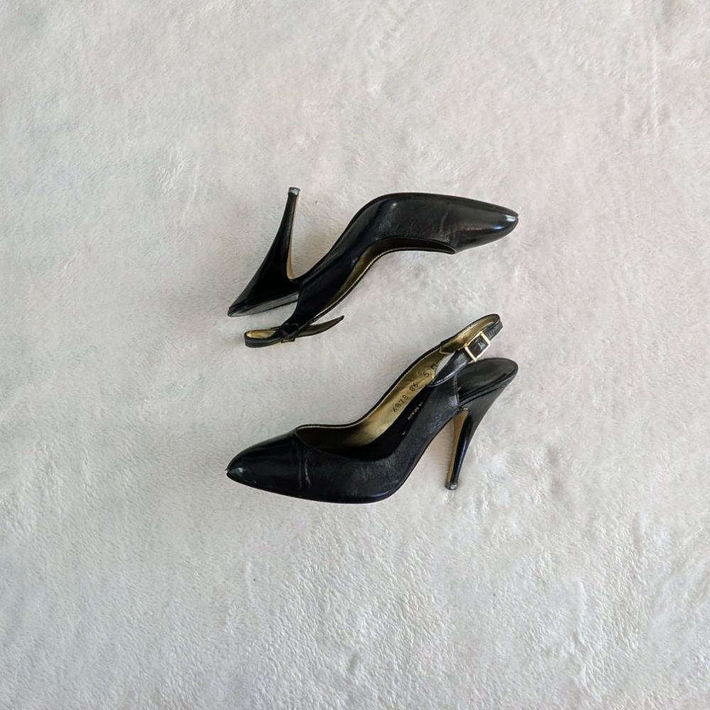 Frederick's of Hollywood Vintage Black Gold Slingback Heels - Size 5 - Picture 2 of 9